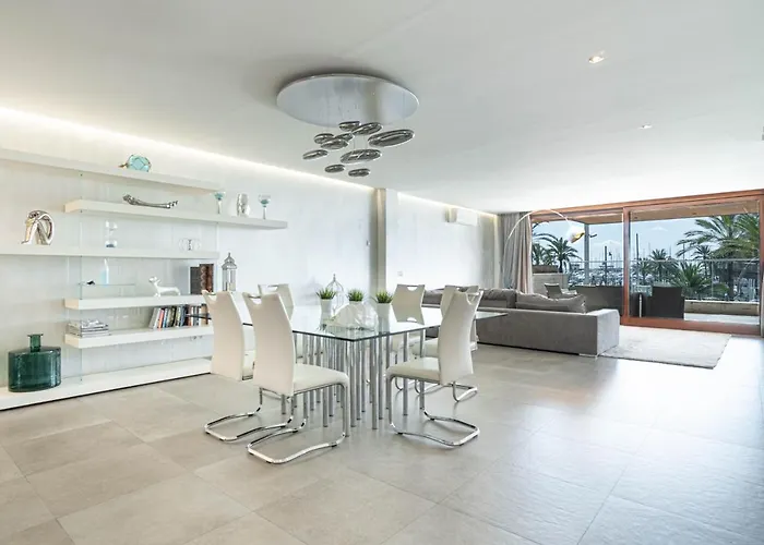 Grand Terrace Apartment In Puerto De Alcudia